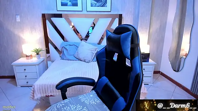 Lia Simons online show from June 11, 3:25 am