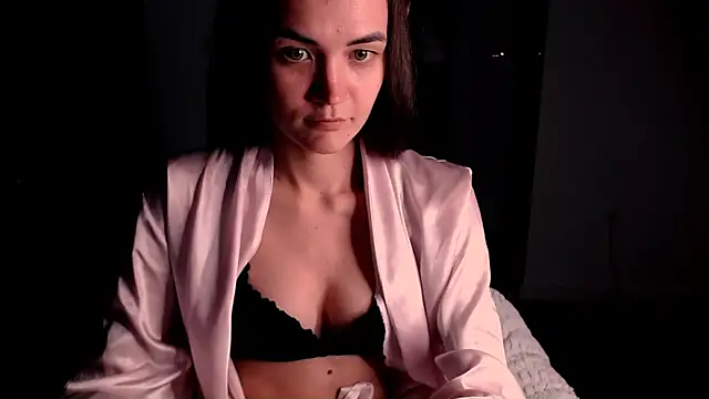 Snapshot of EvelynGG chatting on October 4, 1:00 am EvelynGG online show from October 4, 1:00 am