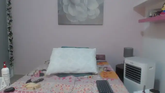 CindyCrawford online show from January 9, 3:33 am