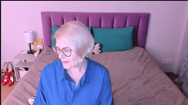 sabrinamacmarren online show from October 24, 4:36 pm