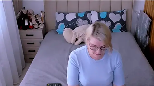 sabrinamacmarren online show from June 26, 2:29 pm