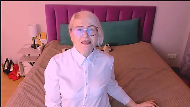 sabrinamacmarren online show from October 27, 5:08 pm