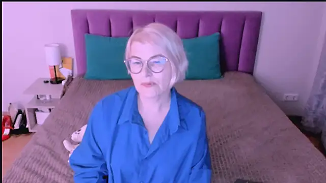 sabrinamacmarren online show from September 28, 7:19 pm