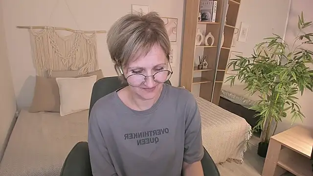 Paris Cherry online show from October 26, 8:26 pm