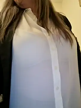 Snapshot of Sexhibitionist@xh chatting on October 22, 5:29 pm Sexhibitionistxh online show from October 22, 5:29 pm