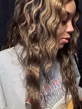 Rakiyahcharms online show from February 1, 4:00 am