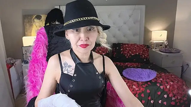 RoxalanaStar online show from June 5, 10:54 am