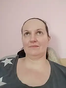 BustyLadyAlma online show from July 18, 11:35 am