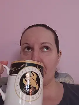 BustyLadyAlma online show from June 14, 6:25 am