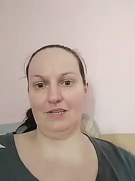 BustyLadyAlma online show from July 26, 10:45 am