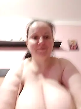 BustyLadyAlma online show from March 3, 8:09 am