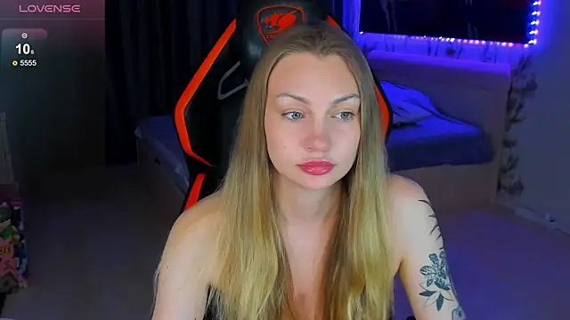 BiMolly online show from July 10, 11:37 pm