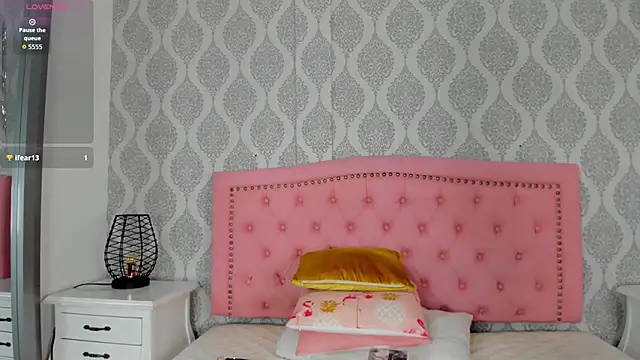 Princsgirl  online show from May 2, 12:19 pm