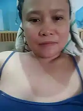 Snapshot of aya_01 chatting on September 19, 8:13 am aya 01 online show from September 19, 8:13 am