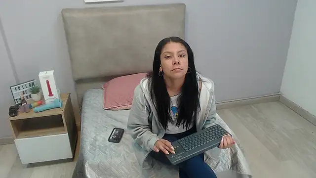 valevicious online show from December 15, 1:38 pm