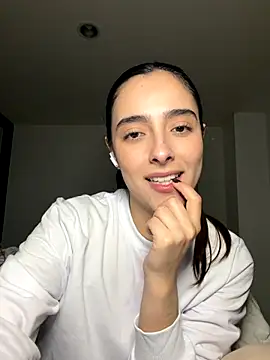 swrennn19 online show from November 17, 2:23 am