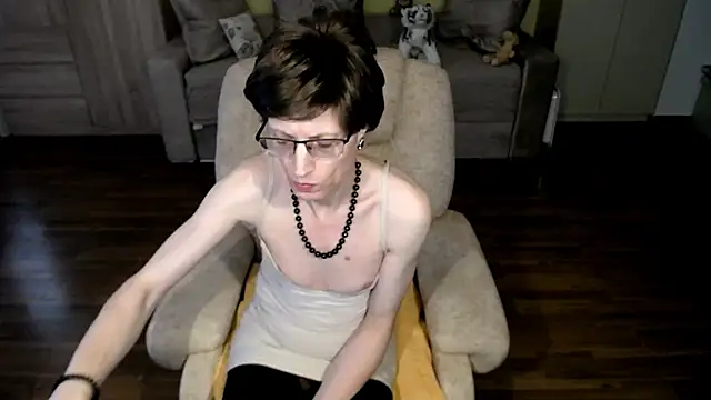 clementine online show from April 27, 1:52 pm