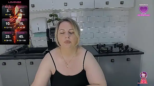 erikaerika online show from June 25, 7:24 am