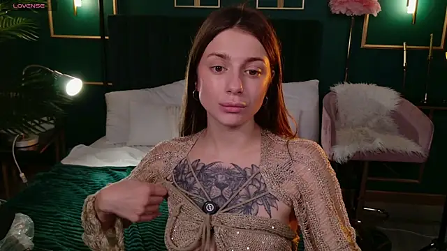 Eille Elfie online show from September 22, 5:06 am