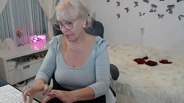 Snapshot of Ghertrude52 chatting on September 27, 5:36 am Ghertrude52 online show from September 27, 5:36 am
