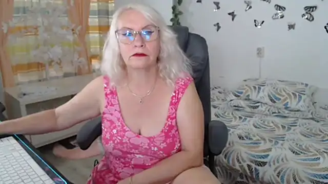 Ghertrude52 online show from July 7, 6:47 am