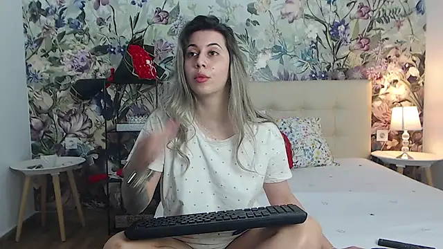 RoseDiamond06 online show from July 9, 3:25 pm