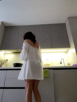 EvaXOAir online show from December 1, 8:40 am