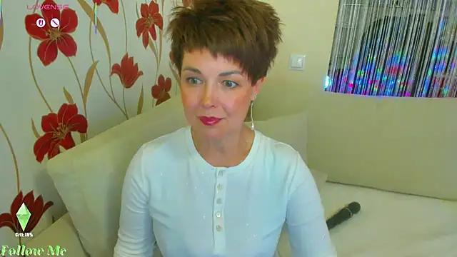 JennAlison online show from February 15, 1:32 pm