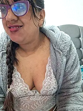 Snapshot of ZaidaWet chatting on October 14, 2:19 pm ZaidaWet online show from October 14, 2:19 pm