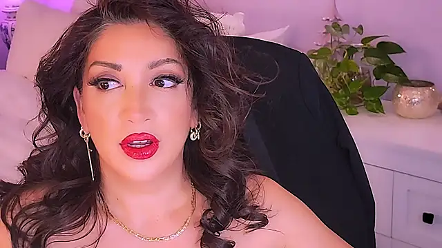 Wonderful Woman online show from January 14, 4:39 am