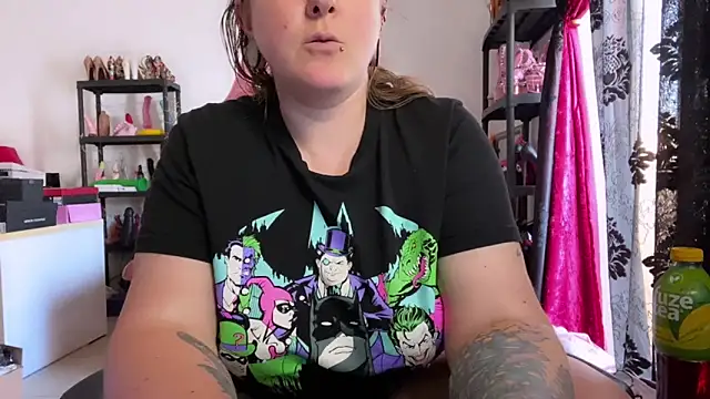 kisicaxx online show from April 29, 2:31 pm
