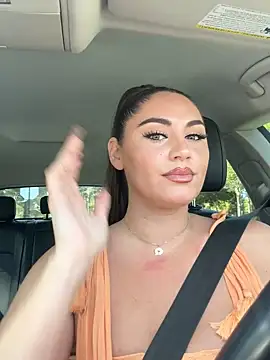 lovely beast online show from November 25, 5:58 pm