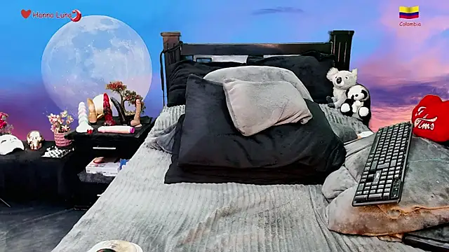 Hanna Luna online show from November 20, 8:15 am