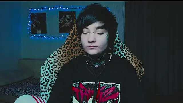 Snapshot of acid_trip1l chatting on October 5, 10:04 pm acid trip1l online show from October 5, 10:04 pm