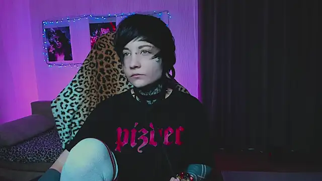 Snapshot of acid_trip1l chatting on September 26, 9:12 pm acid trip1l online show from September 26, 9:12 pm