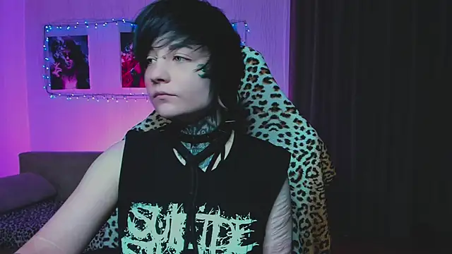 Snapshot of acid_trip1l chatting on September 27, 9:22 pm acid trip1l online show from September 27, 9:22 pm