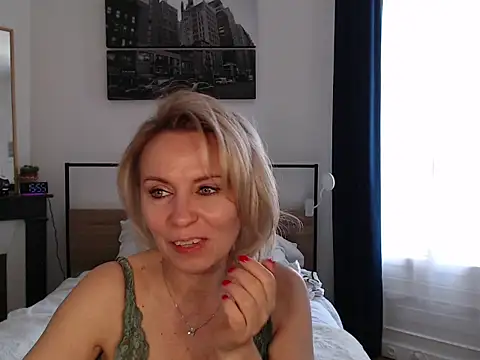 ADreamLady online show from March 18, 2:55 pm