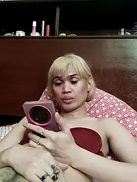 QueenSoreal online show from June 19, 1:47 pm