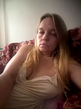 Snapshot of Susanel chatting on October 9, 11:58 am Susanel online show from October 9, 11:58 am