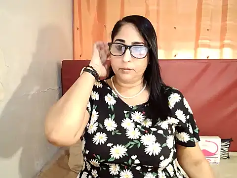 Indiankushy online show from February 3, 4:23 pm