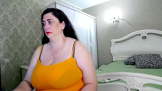Evelyn Shy online show from June 29, 8:10 am