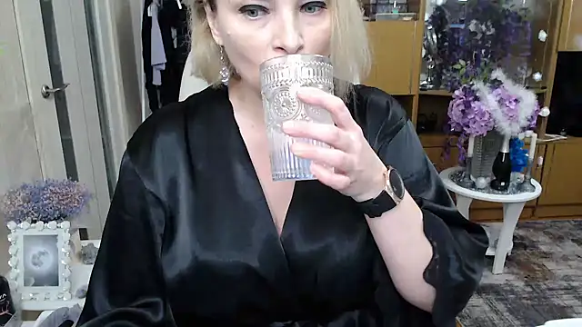 Mika Passion online show from December 21, 10:41 am