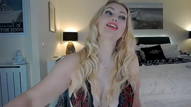 AlbanyWhite online show from February 26, 1:54 pm