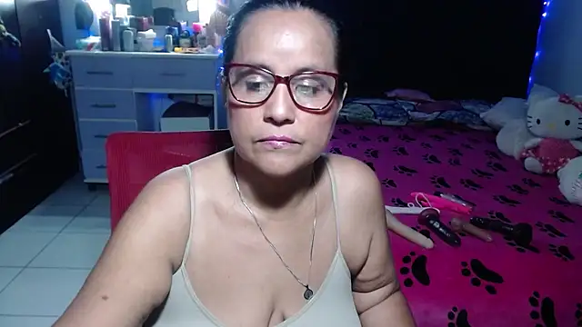 pervert mommy  online show from July 2, 10:32 am