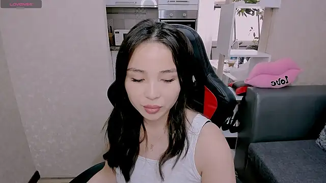 Snapshot of AyaMoon chatting on September 30, 5:02 am AyaMoon online show from September 30, 5:02 am