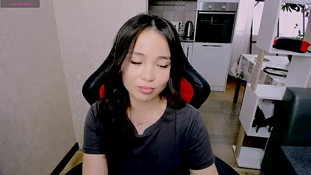 Snapshot of AyaMoon chatting on October 10, 5:45 am AyaMoon online show from October 10, 5:45 am