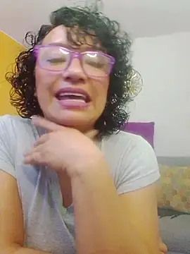 scarlet wet online show from August 1, 8:44 pm