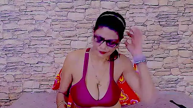 IndianAllure online show from November 20, 7:20 am