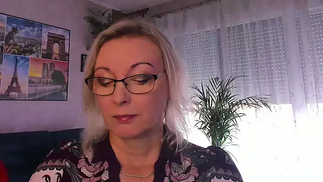 vanessa chat online show from July 20, 1:24 pm