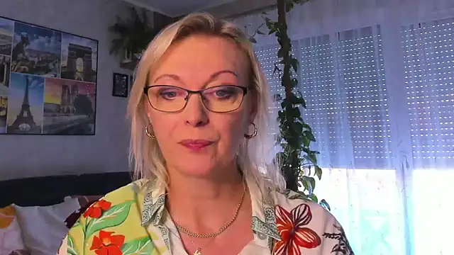 Snapshot of vanessa_chat chatting on September 24, 1:43 pm vanessa chat online show from September 24, 1:43 pm